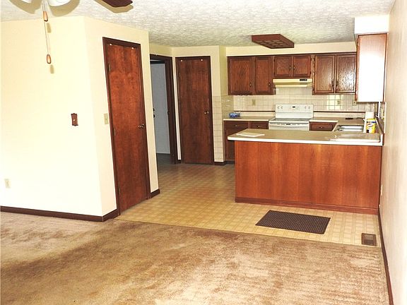 4th image of 8180 Dog Leg Rd