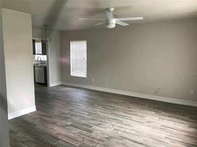 21322 Stillwater Ave — Photo 4