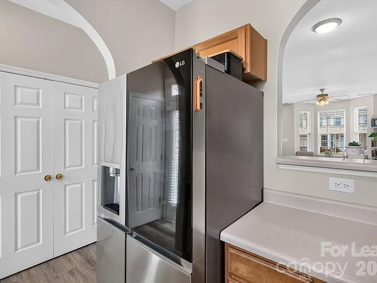5705 Erin Dr — Photo 9