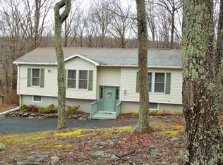 192 Dunchurch Dr, Bushkill, PA 18324