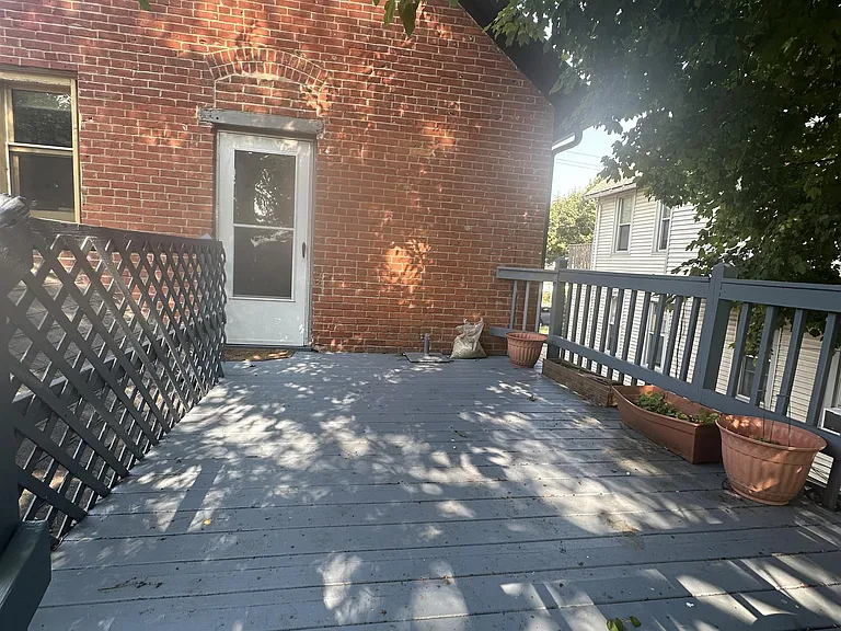 2132 W 11th St — Photo 14