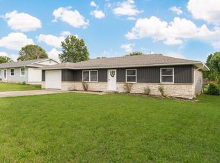 536 Country Ln, Mount Vernon, MO 65712