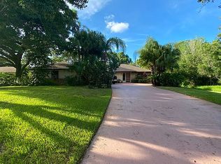 677 SW Wood Creek Dr, Palm City, FL 34990