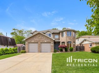 7944 Lamon Ave, Palatine, IL 60459