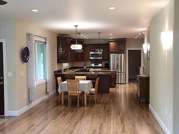  Dining/ Kitchen