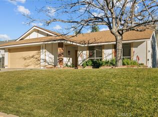 30390 Honeysuckle Hill Dr, Santa Clarita, CA 91387