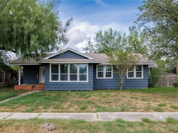 615 E Henderson St, Bishop, TX 78343