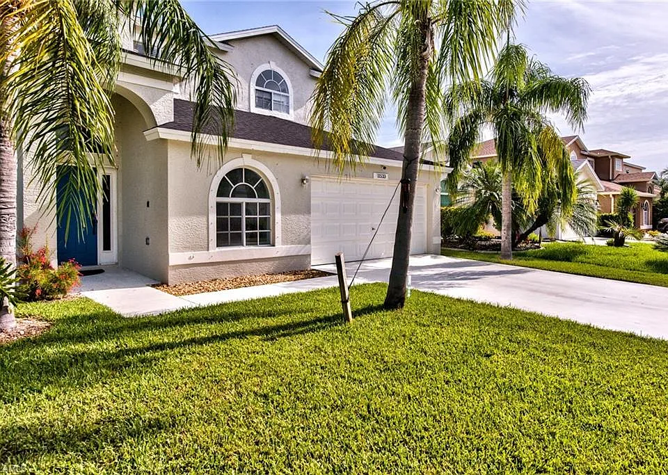 11533 Woodmount Ln