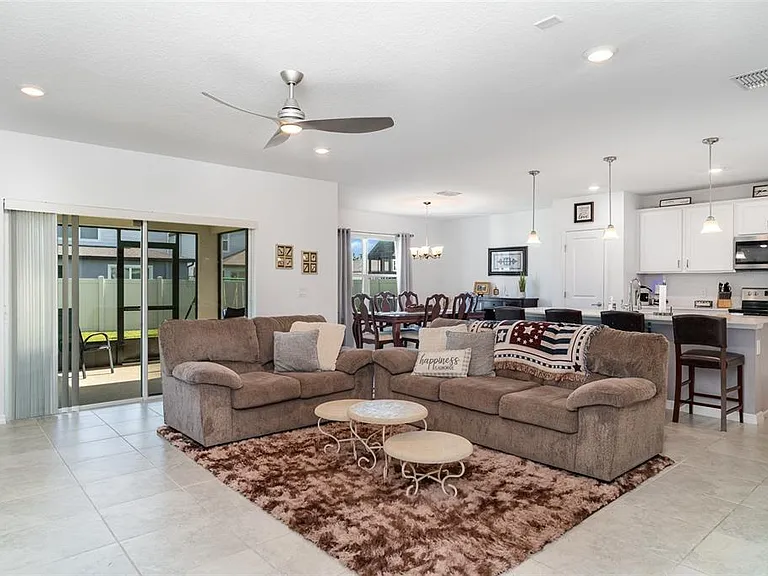 465 Waterford Dr — Photo 16