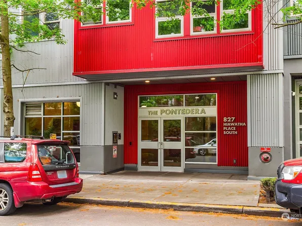 827 Hiawatha Place S #104, Seattle, WA 98144