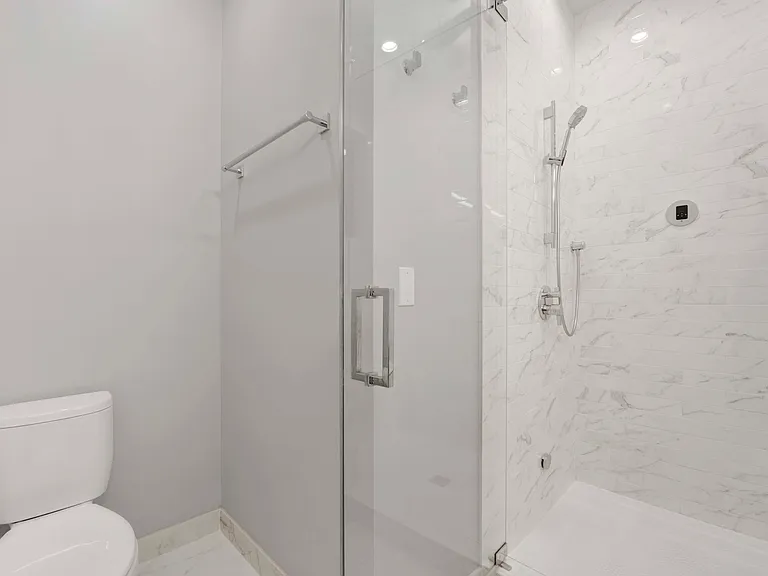 1022 N Honore St #2 — Photo 28