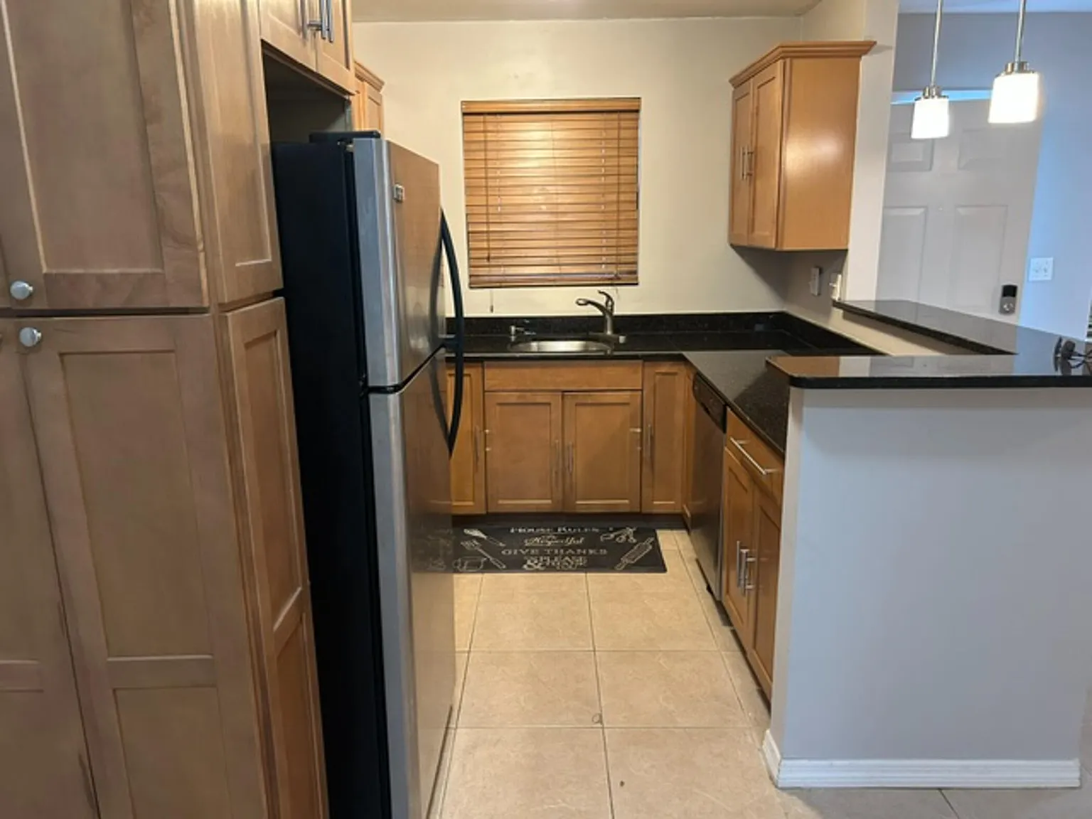 1 bed, 1.0 bath, 581 sqft, $1,650 — Photo 3