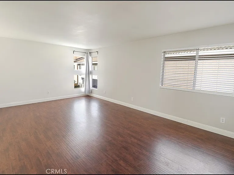 5 Chatham Ct — Photo 16