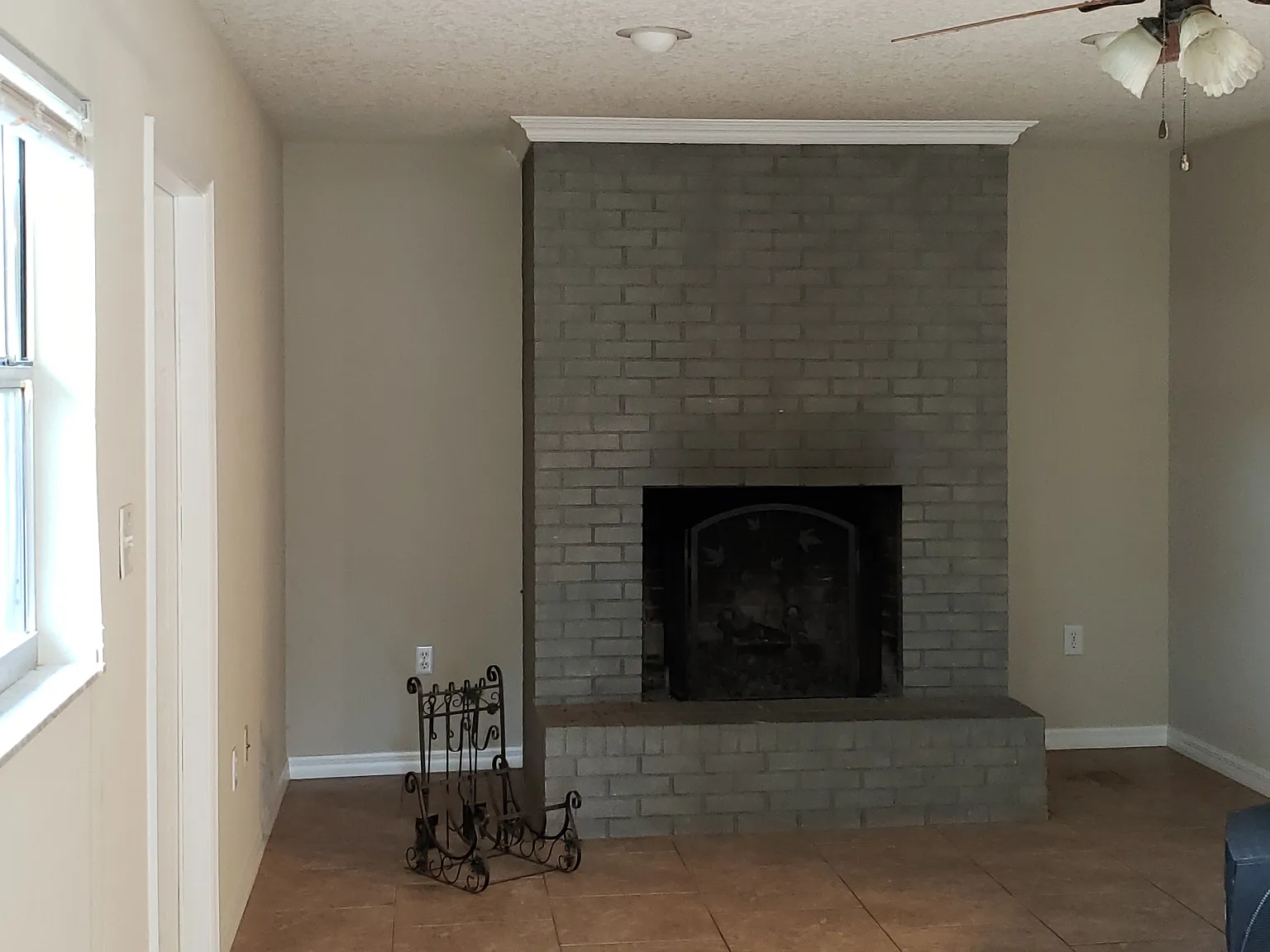 5 bed, 2.5 bath, 1794 sqft, $2,495 — Photo 2