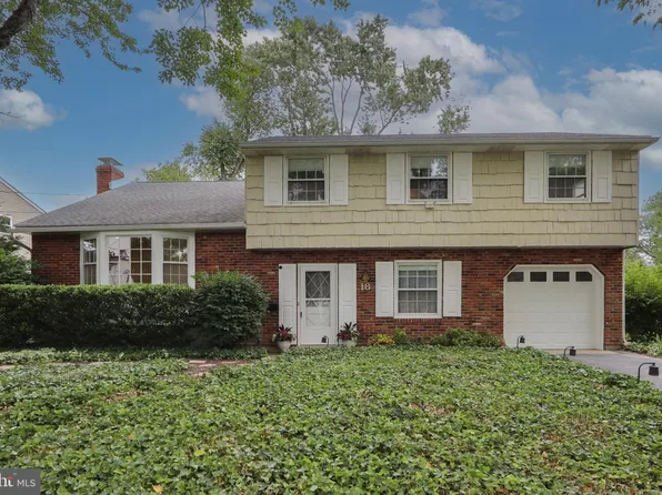18 Lantern Ln, Cherry Hill, NJ 08002