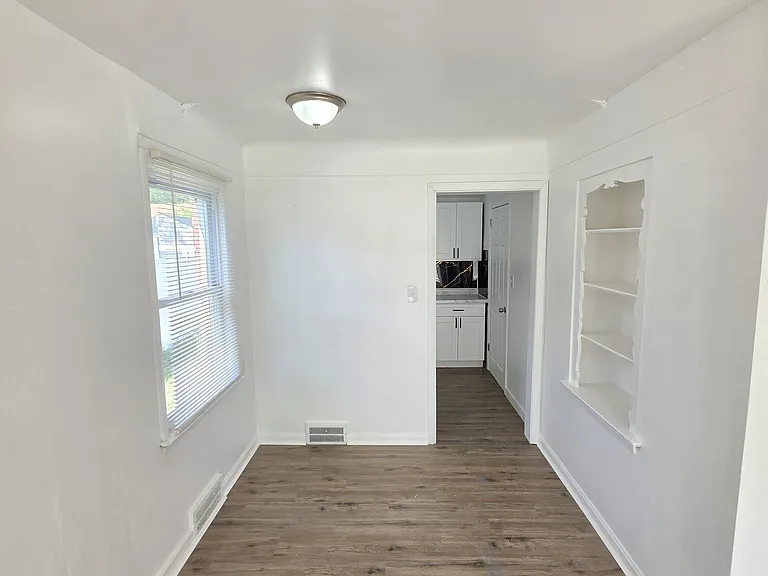 18412 Ferguson St — Photo 19