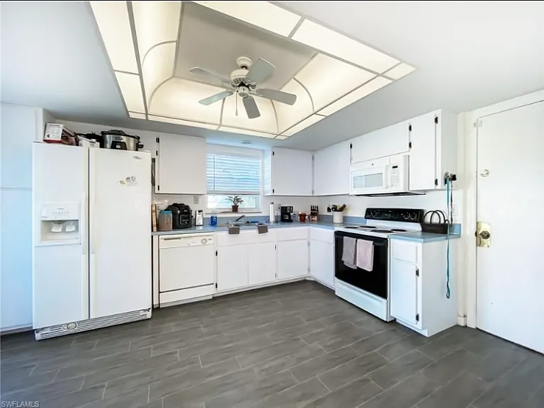 2134 Country Club Blvd — Photo 3