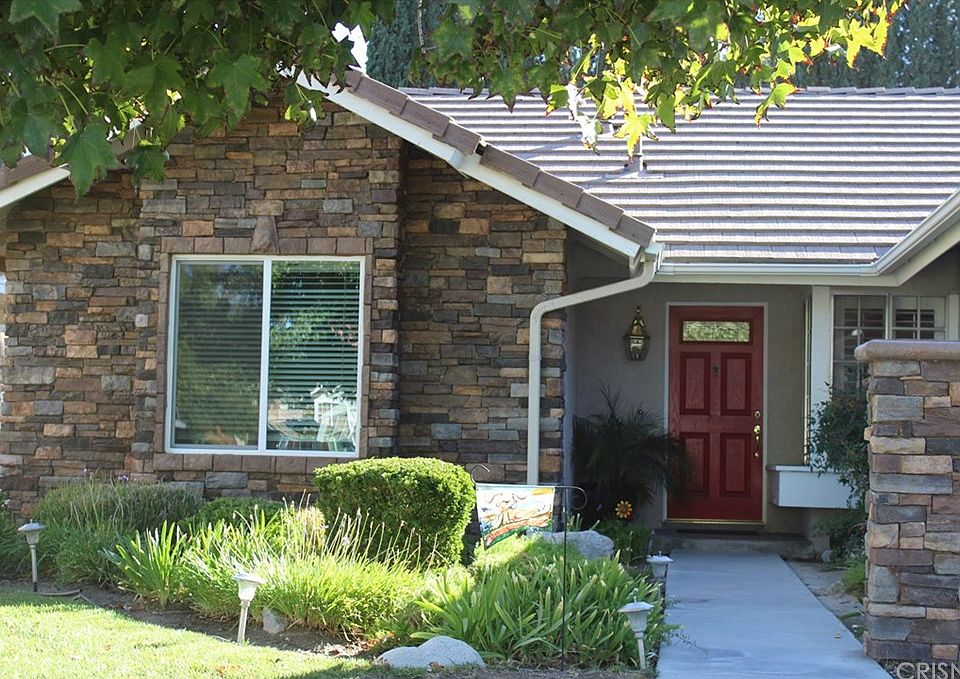 1st image of 28810 Flowerpark Dr