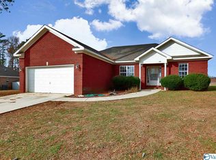 143 Easy St, Hazel Green, AL 35750