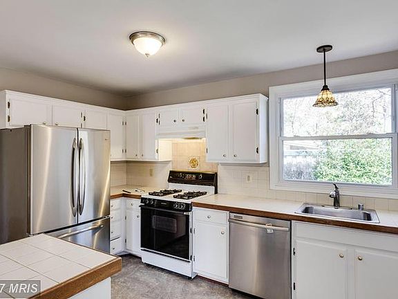 3rd image of 2493 Linwood Ln