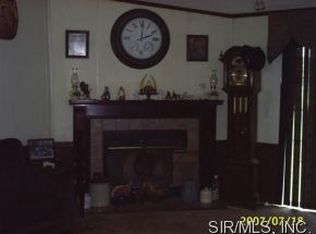 1204 Prairie Rd, Greenville, IL 62246