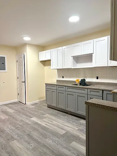 1667 E 18th St #2A Photo 1