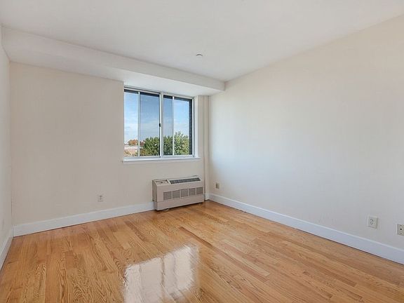 5th image of 756 Myrtle Ave #N4