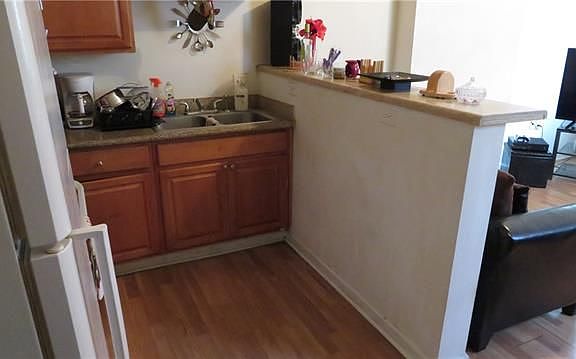 4th image of 1239 S Clark St