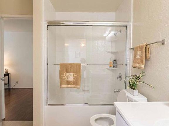 4th image of 360 Auburn Way APT 3