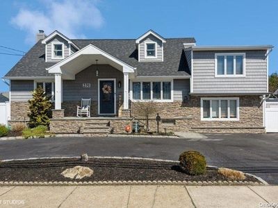 231 N Pine Street, Massapequa, NY, 11758