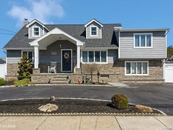 231 N Pine Street, Massapequa, NY 11758