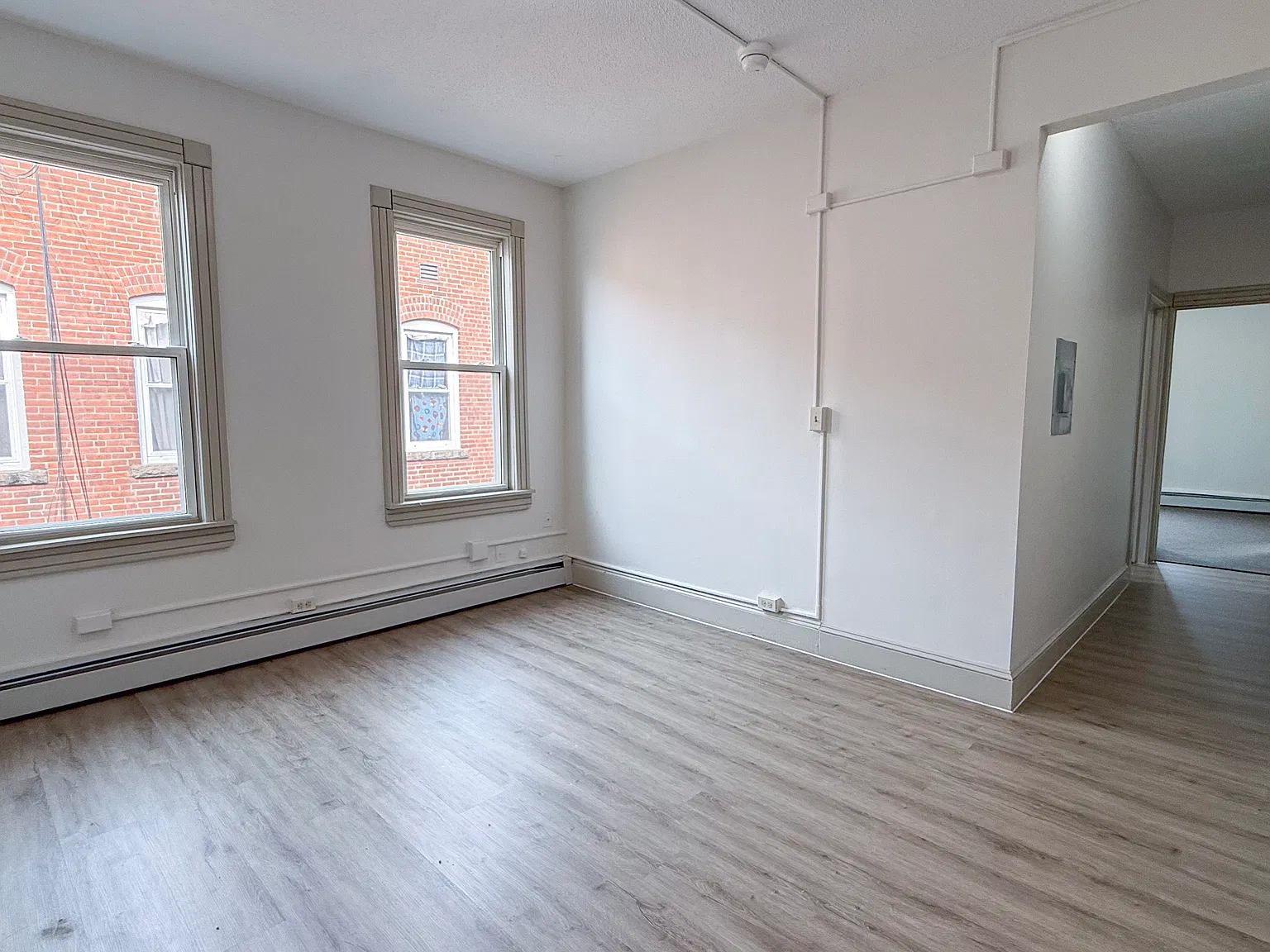 2 bed, 865 sqft, $1,480 — Photo 2