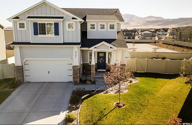 1st image of 4984 E Oakwood Dr