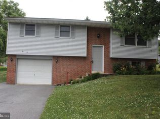 3183 Thistle Dr, Lancaster, PA 17601