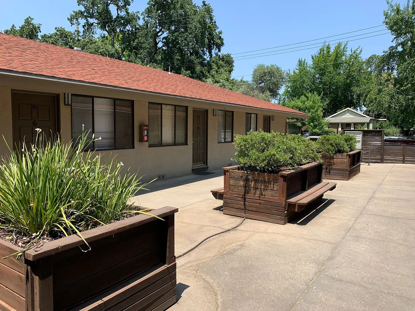 1530 Oakdale Street — Photo 2