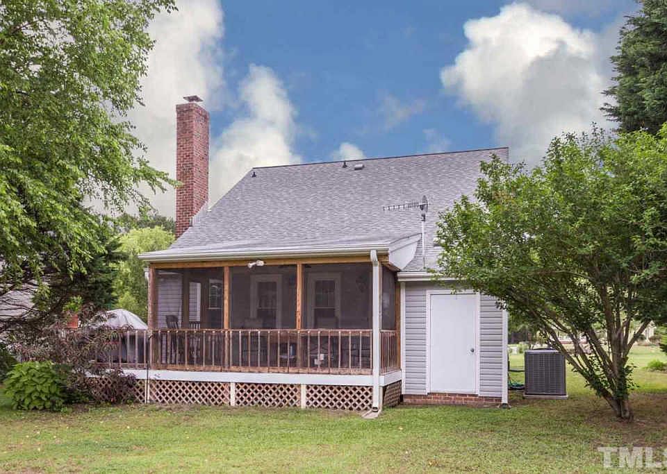 2nd image of 8 Canterbury Ct