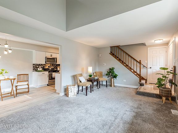 3rd image of 9366 Bradford Ln