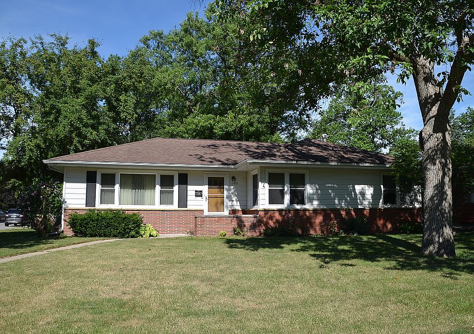 1478 sf, 3 BDR, 1 1/2 BA SFR