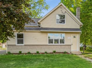 806 E Main St, Whitewater, WI 53190