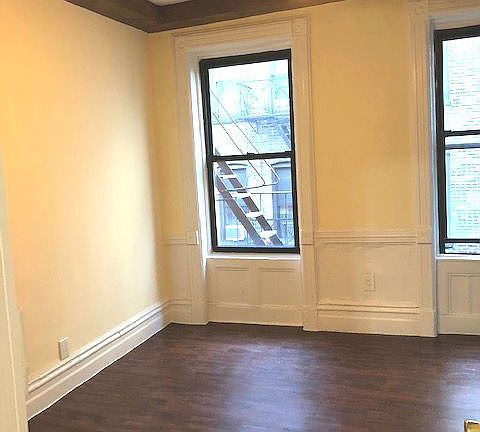 4th image of 342 E 13th St APT 15