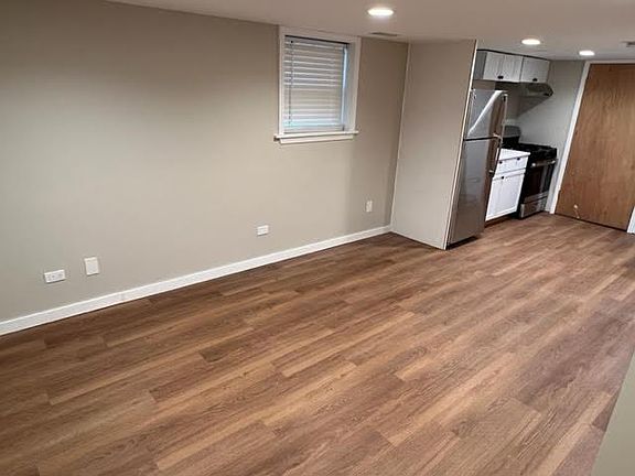 5th image of 5743 N Meade Ave #G