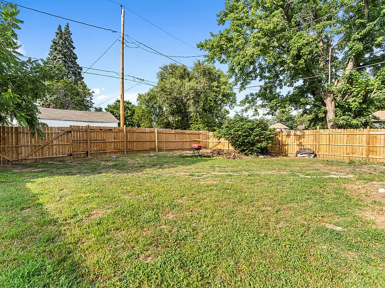 2124 Maple St — Photo 26