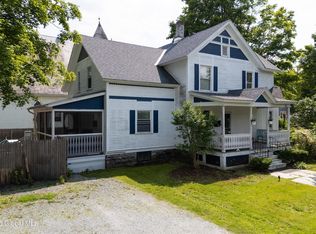4 Quaker St, Granville, NY 12832