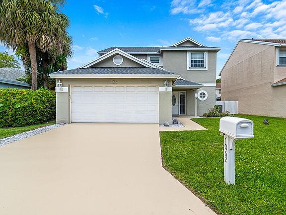 2nd image of 1062 Fairfax Cir W