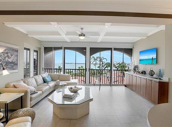 5th image of 2000 Royal Marco Way #2-408