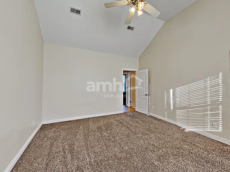 622 Creekfront Dr — Photo 11
