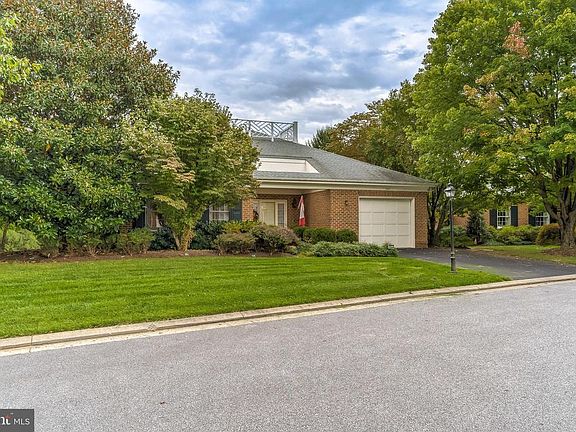 2nd image of 606 Brightwood Club Dr