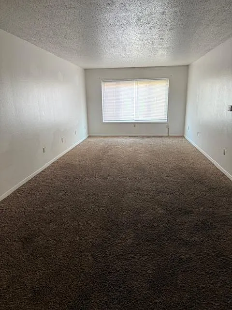 407 W Main St #101-103