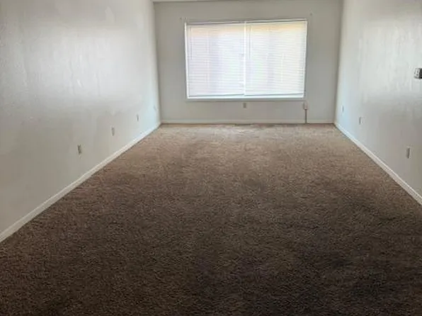 407 W Main St #101-103, Marshalltown, IA 50158