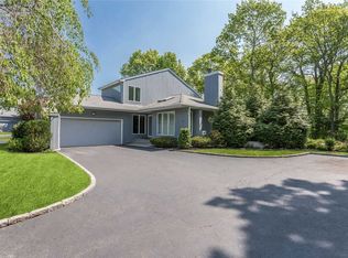 1 Wood Path Dr, Northport, NY 11768